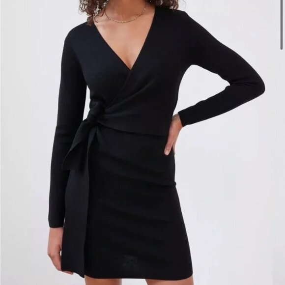 Aritzia Babaton Fremont Extra Fine Merino Wool Wrap Dress Size Small - Picture 2 of 7